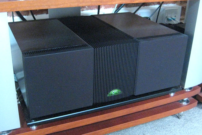 Offers Naim NAP500-DR Power Amplifier