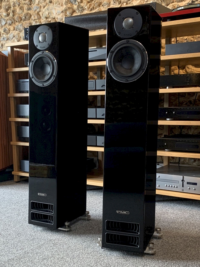 Offers PMC twenty5-23i Loudspeakers